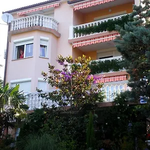 apartments-boras.primorje-gorskikotar.com/