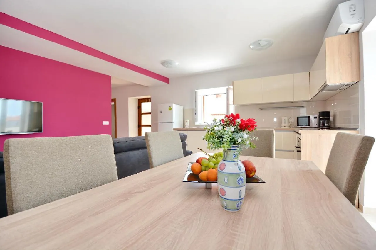 King Apartments Nin